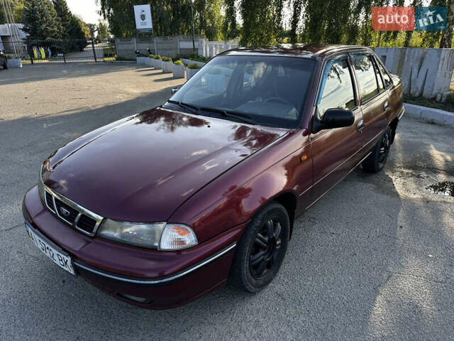 Красный Дэу Нексия, объемом двигателя 1.6 л и пробегом 200 тыс. км за 1700 $, фото 1 на Automoto.ua