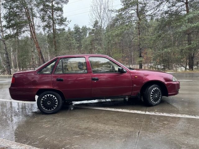 Червоний Деу Нексія, об'ємом двигуна 1.5 л та пробігом 150 тис. км за 1000 $, фото 4 на Automoto.ua