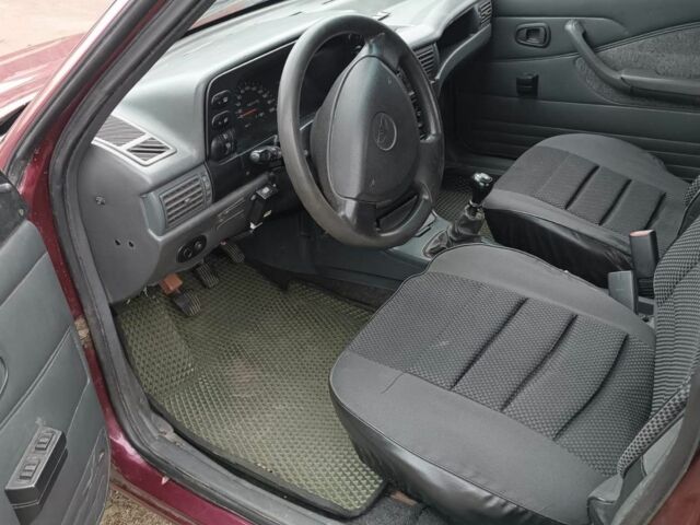 Червоний Деу Нексія, об'ємом двигуна 1.5 л та пробігом 111 тис. км за 1400 $, фото 4 на Automoto.ua