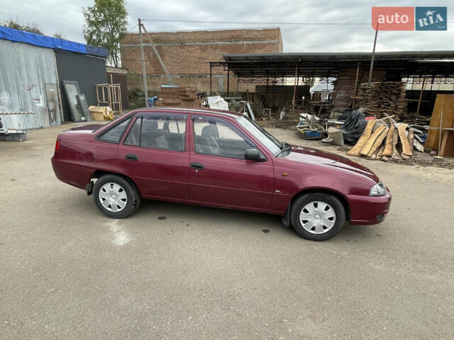 Красный Дэу Нексия, объемом двигателя 1.5 л и пробегом 211 тыс. км за 3250 $, фото 3 на Automoto.ua