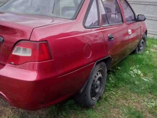 Красный Дэу Нексия, объемом двигателя 1.5 л и пробегом 170 тыс. км за 2200 $, фото 2 на Automoto.ua