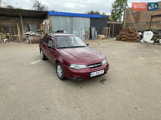 Красный Дэу Нексия, объемом двигателя 1.5 л и пробегом 211 тыс. км за 3250 $, фото 1 на Automoto.ua