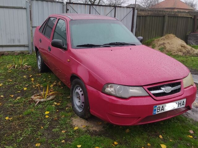 Красный Дэу Нексия, объемом двигателя 1.6 л и пробегом 200 тыс. км за 1700 $, фото 1 на Automoto.ua