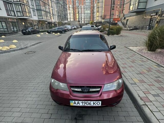 Красный Дэу Нексия, объемом двигателя 1.6 л и пробегом 193 тыс. км за 1500 $, фото 1 на Automoto.ua