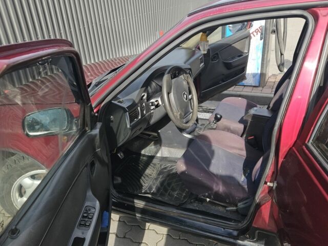 Червоний Деу Нексія, об'ємом двигуна 1.5 л та пробігом 325 тис. км за 1089 $, фото 4 на Automoto.ua