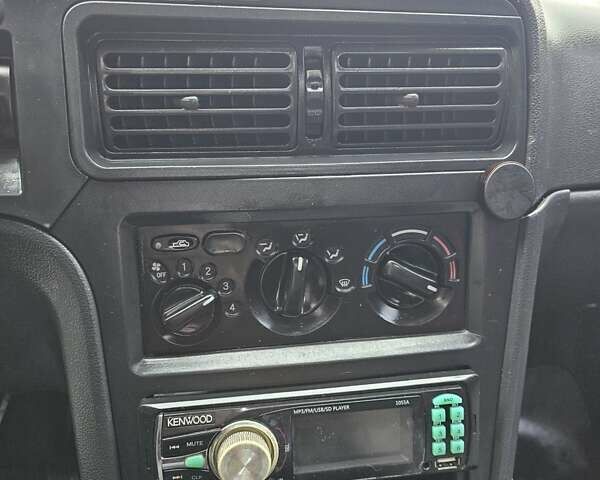 Деу Нексія 2011 у Києві на Automoto.ua Червоний Деу Нексія, об'ємом двигуна 1.5 л та пробігом 200 тис. км за 700 $, фото 16 на Automoto.ua