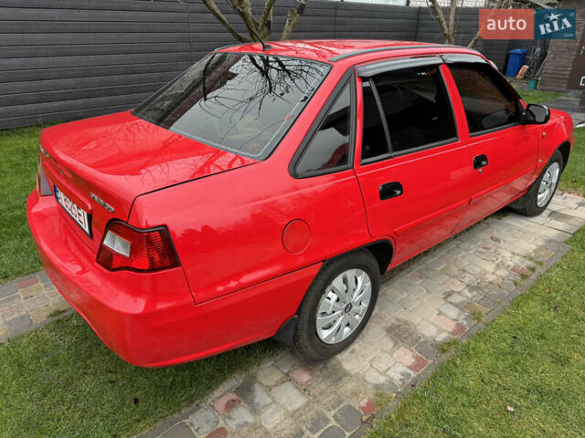 Красный Дэу Нексия, объемом двигателя 1.6 л и пробегом 136 тыс. км за 2900 $, фото 5 на Automoto.ua