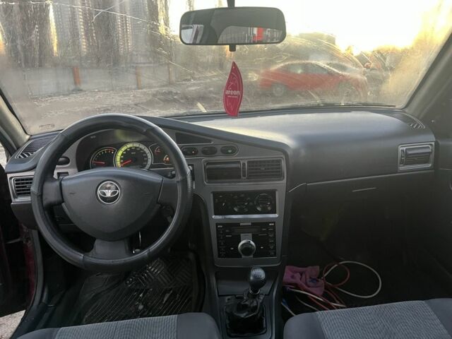 Червоний Деу Нексія, об'ємом двигуна 1.6 л та пробігом 345 тис. км за 1250 $, фото 6 на Automoto.ua