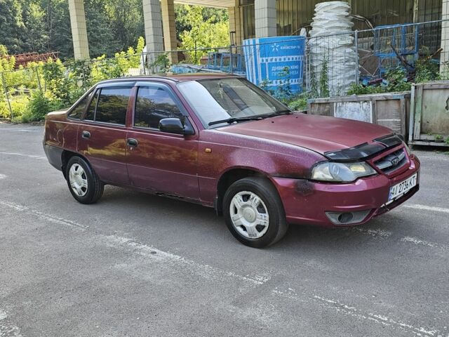 Дэу Нексия 2011 в Киеве на Automoto.ua Красный Дэу Нексия, объемом двигателя 1.5 л и пробегом 200 тыс. км за 900 $, фото 4 на Automoto.ua