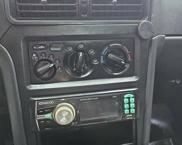 Деу Нексія 2011 у Києві на Automoto.ua Червоний Деу Нексія, об'ємом двигуна 1.5 л та пробігом 200 тис. км за 700 $, фото 3 на Automoto.ua