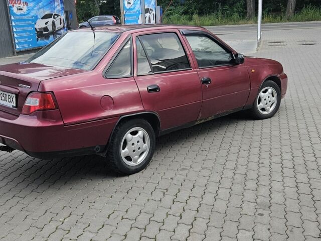 Червоний Деу Нексія, об'ємом двигуна 1.5 л та пробігом 325 тис. км за 1089 $, фото 3 на Automoto.ua