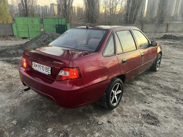 Червоний Деу Нексія, об'ємом двигуна 1.6 л та пробігом 345 тис. км за 1250 $, фото 3 на Automoto.ua