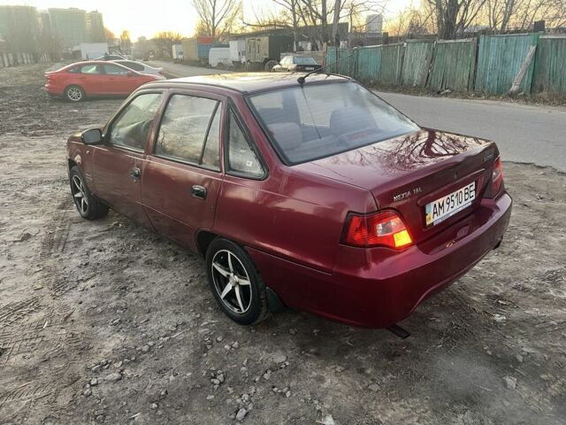 Червоний Деу Нексія, об'ємом двигуна 1.6 л та пробігом 345 тис. км за 1250 $, фото 4 на Automoto.ua