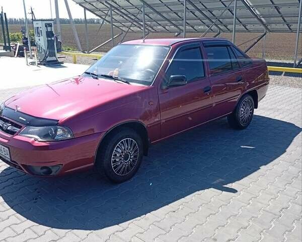 Красный Дэу Нексия, объемом двигателя 1.5 л и пробегом 60 тыс. км за 3000 $, фото 1 на Automoto.ua