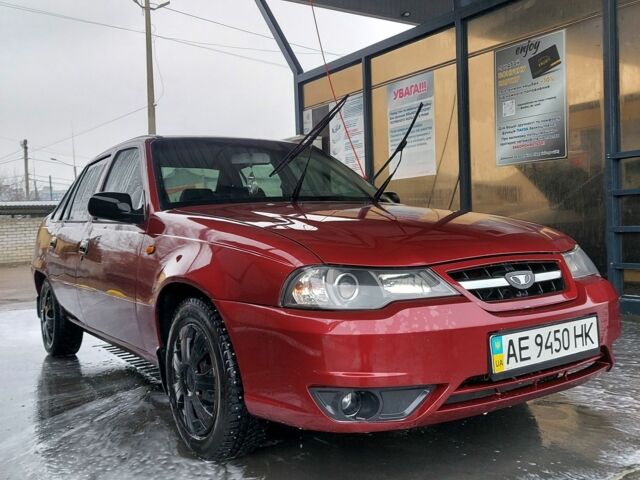 Красный Дэу Нексия, объемом двигателя 1.6 л и пробегом 234 тыс. км за 3200 $, фото 4 на Automoto.ua
