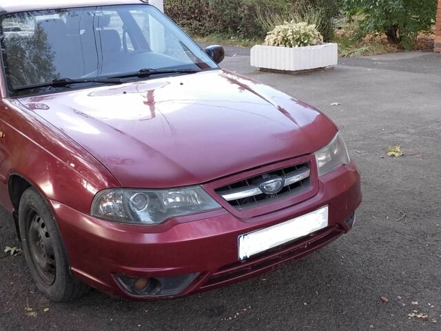 Червоний Деу Нексія, об'ємом двигуна 1.6 л та пробігом 203 тис. км за 2300 $, фото 1 на Automoto.ua