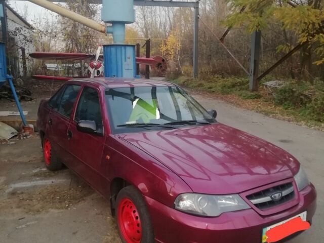 Красный Дэу Нексия, объемом двигателя 1.5 л и пробегом 160 тыс. км за 1500 $, фото 1 на Automoto.ua