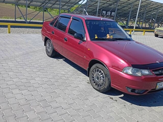 Червоний Деу Нексія, об'ємом двигуна 1.5 л та пробігом 60 тис. км за 3200 $, фото 2 на Automoto.ua
