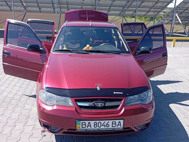Червоний Деу Нексія, об'ємом двигуна 1.5 л та пробігом 60 тис. км за 3200 $, фото 4 на Automoto.ua