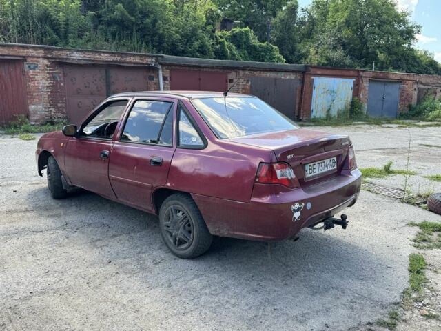 Красный Дэу Нексия, объемом двигателя 1.5 л и пробегом 400 тыс. км за 799 $, фото 1 на Automoto.ua