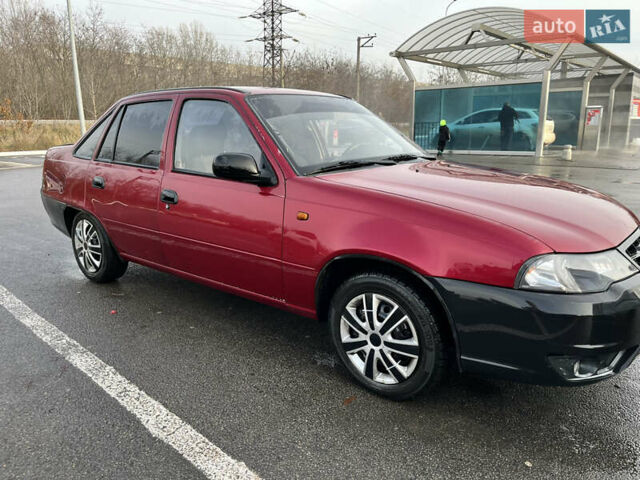 Червоний Деу Нексія, об'ємом двигуна 1.5 л та пробігом 80 тис. км за 2700 $, фото 2 на Automoto.ua