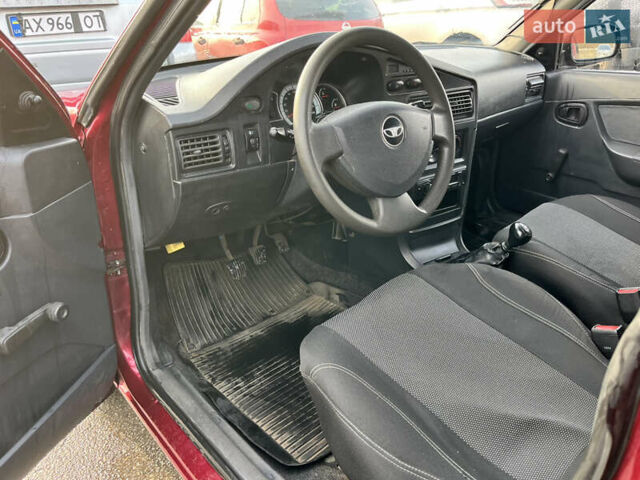 Червоний Деу Нексія, об'ємом двигуна 1.5 л та пробігом 80 тис. км за 2700 $, фото 3 на Automoto.ua