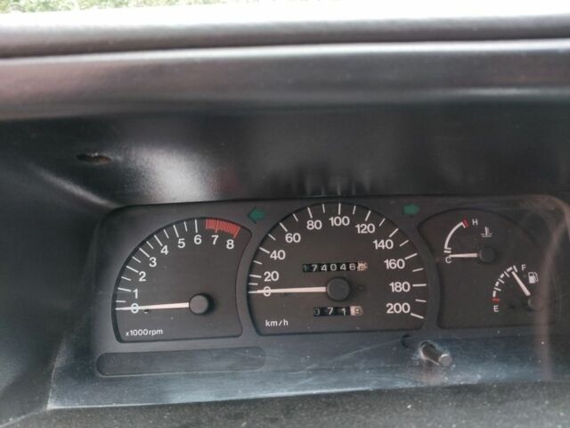 Червоний Деу Нексія, об'ємом двигуна 1.5 л та пробігом 176 тис. км за 1500 $, фото 3 на Automoto.ua