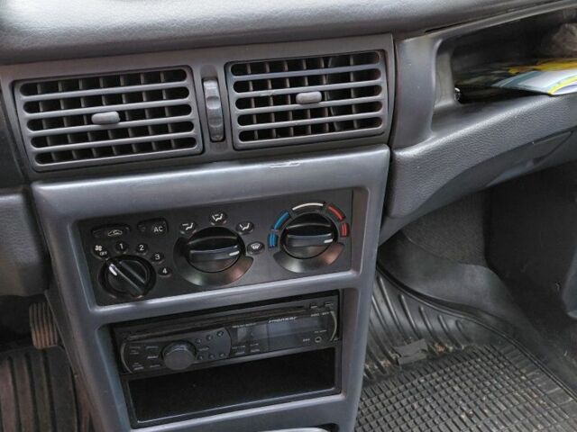 Червоний Деу Нексія, об'ємом двигуна 1.5 л та пробігом 176 тис. км за 1500 $, фото 4 на Automoto.ua