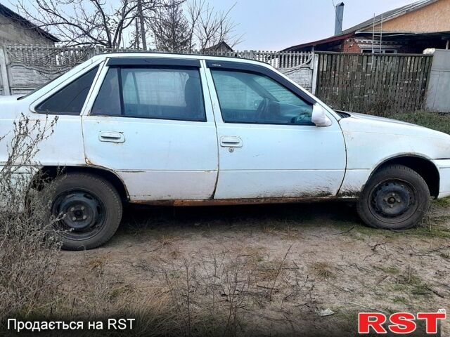 Дэу Нексия, объемом двигателя 1.5 л и пробегом 156 тыс. км за 600 $, фото 4 на Automoto.ua