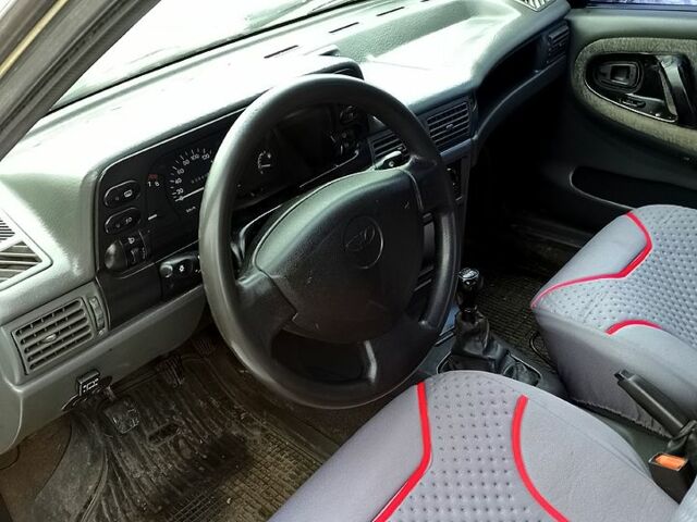 Дэу Нексия, объемом двигателя 16 л и пробегом 120 тыс. км за 1555 $, фото 4 на Automoto.ua