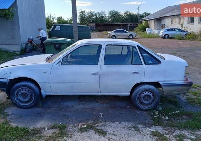 Дэу Нексия, объемом двигателя 1.6 л и пробегом 333 тыс. км за 898 $, фото 1 на Automoto.ua