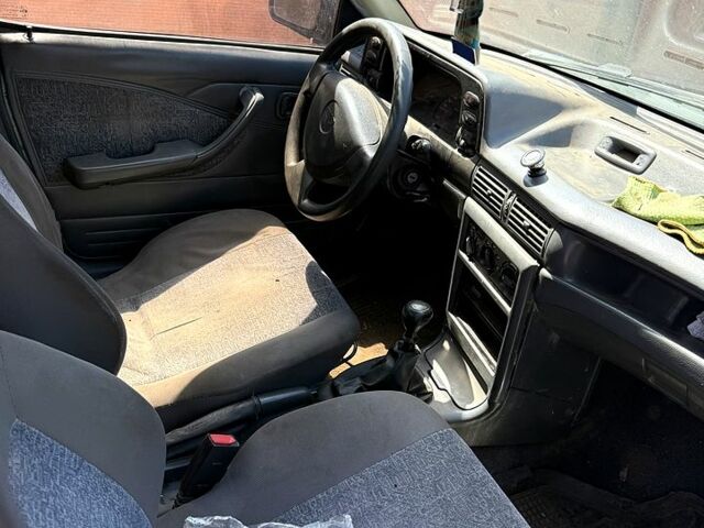 Дэу Нексия, объемом двигателя 1.6 л и пробегом 170 тыс. км за 550 $, фото 3 на Automoto.ua