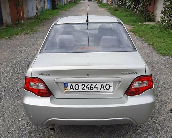 Дэу Нексия, объемом двигателя 1.49 л и пробегом 125 тыс. км за 3500 $, фото 4 на Automoto.ua