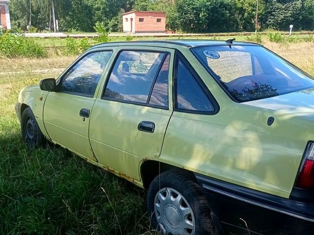 Дэу Нексия, объемом двигателя 1.5 л и пробегом 1 тыс. км за 1100 $, фото 2 на Automoto.ua