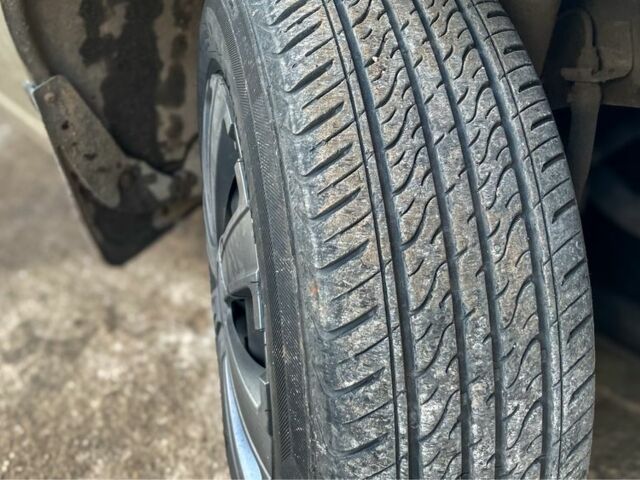 Деу Нексія 1996 у Кривому Розі на Automoto.ua Жовтий Деу Нексія, об'ємом двигуна 1.5 л та пробігом 204 тис. км за 1000 $, фото 5 на Automoto.ua