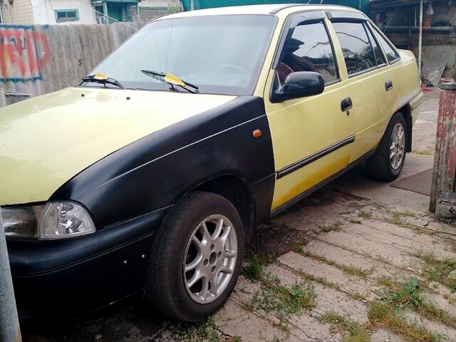 Жовтий Деу Нексія, об'ємом двигуна 1.5 л та пробігом 0 тис. км за 1200 $, фото 1 на Automoto.ua