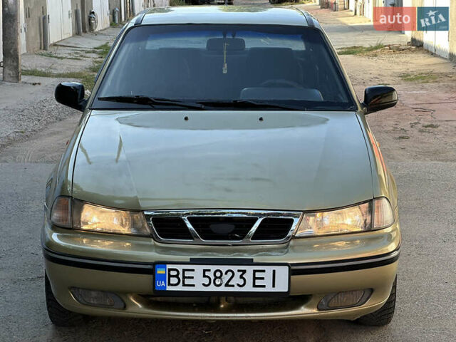 Желтый Дэу Нексия, объемом двигателя 1.5 л и пробегом 240 тыс. км за 1800 $, фото 3 на Automoto.ua