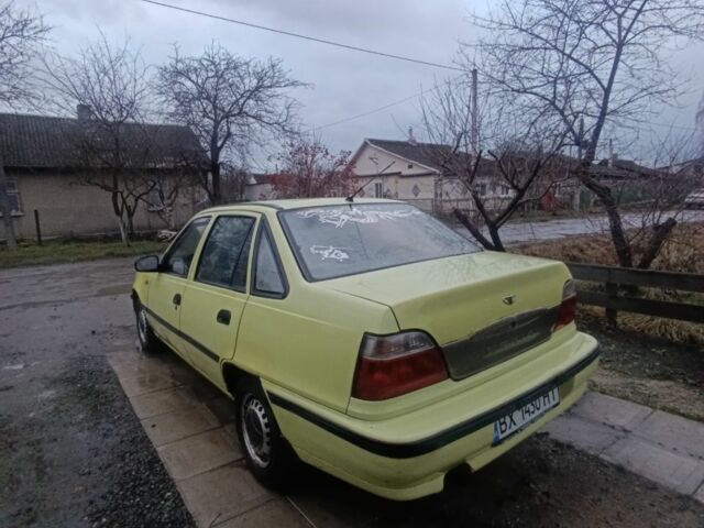 Жовтий Деу Нексія, об'ємом двигуна 1.5 л та пробігом 215 тис. км за 799 $, фото 3 на Automoto.ua