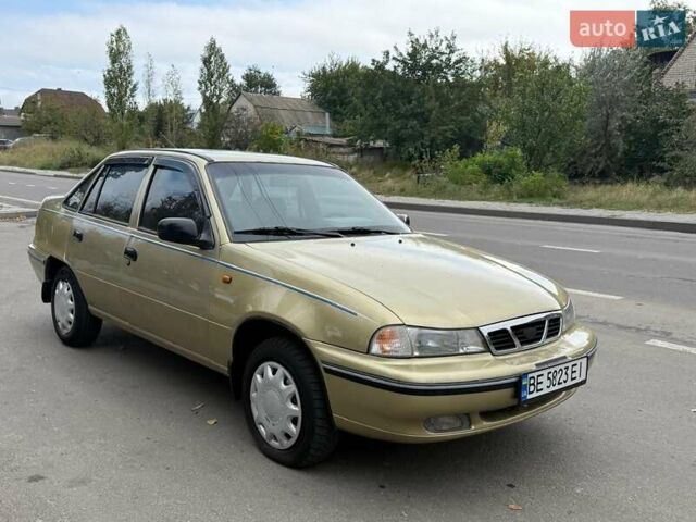 Жовтий Деу Нексія, об'ємом двигуна 1.6 л та пробігом 286 тис. км за 1850 $, фото 2 на Automoto.ua