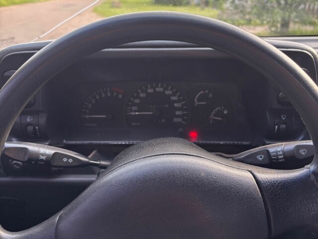 Желтый Дэу Нексия, объемом двигателя 1.5 л и пробегом 290 тыс. км за 775 $, фото 1 на Automoto.ua