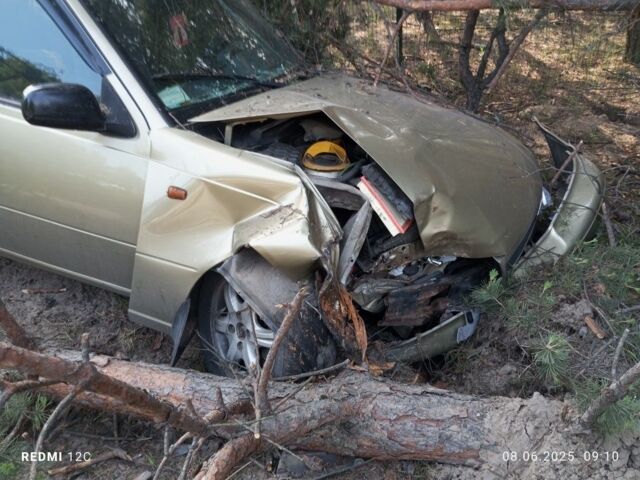 Жовтий Деу Нексія, об'ємом двигуна 1.5 л та пробігом 180 тис. км за 700 $, фото 5 на Automoto.ua