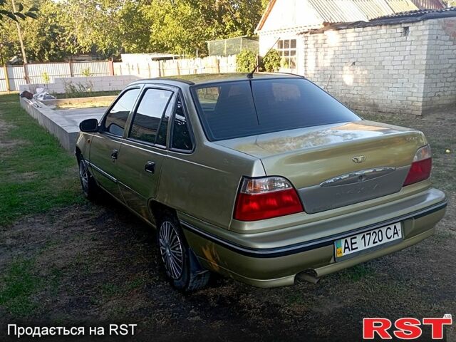 Желтый Дэу Нексия, объемом двигателя 1.5 л и пробегом 230 тыс. км за 2100 $, фото 4 на Automoto.ua