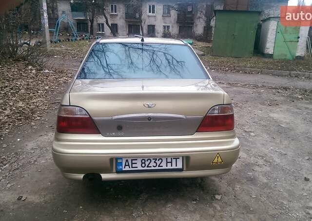 Жовтий Деу Нексія, об'ємом двигуна 1.5 л та пробігом 300 тис. км за 2000 $, фото 1 на Automoto.ua