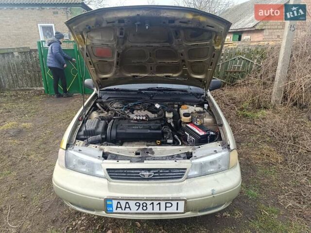 Желтый Дэу Нексия, объемом двигателя 1.5 л и пробегом 162 тыс. км за 1400 $, фото 9 на Automoto.ua