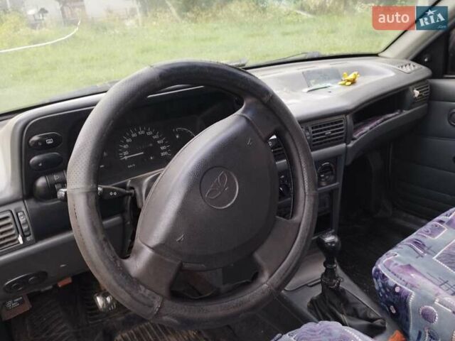 Жовтий Деу Нексія, об'ємом двигуна 1.5 л та пробігом 39 тис. км за 1000 $, фото 2 на Automoto.ua