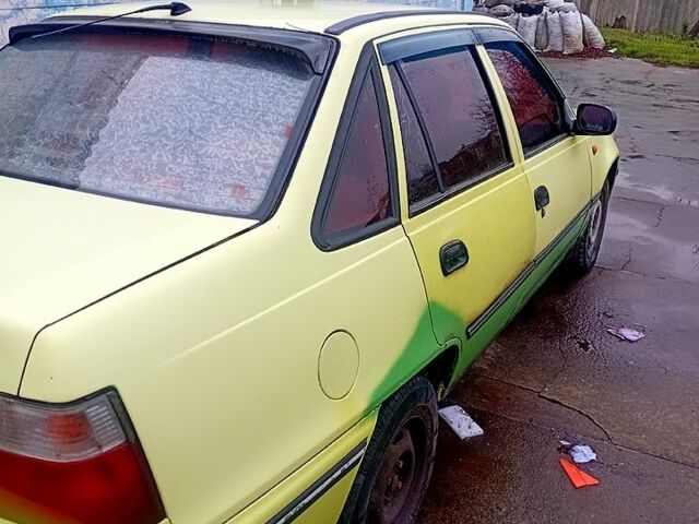 Жовтий Деу Нексія, об'ємом двигуна 1.5 л та пробігом 0 тис. км за 1200 $, фото 5 на Automoto.ua