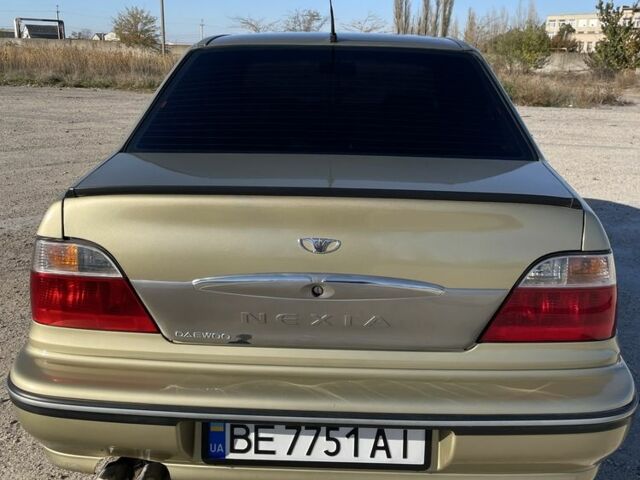 Желтый Дэу Нексия, объемом двигателя 1.5 л и пробегом 75 тыс. км за 4000 $, фото 6 на Automoto.ua