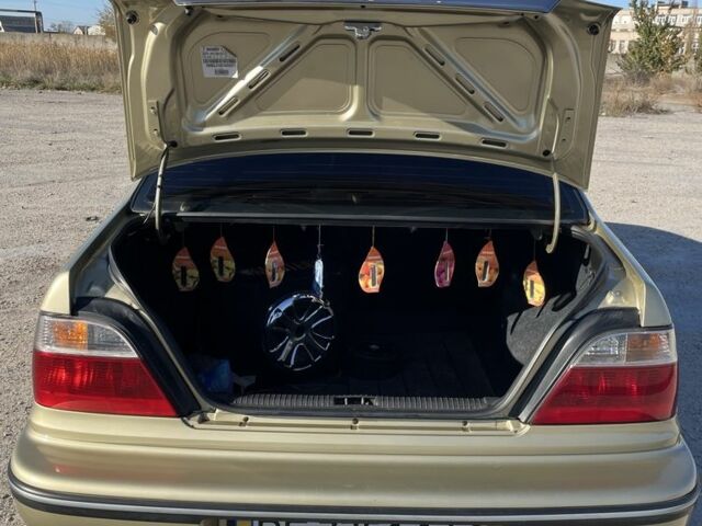 Желтый Дэу Нексия, объемом двигателя 1.5 л и пробегом 75 тыс. км за 4000 $, фото 17 на Automoto.ua