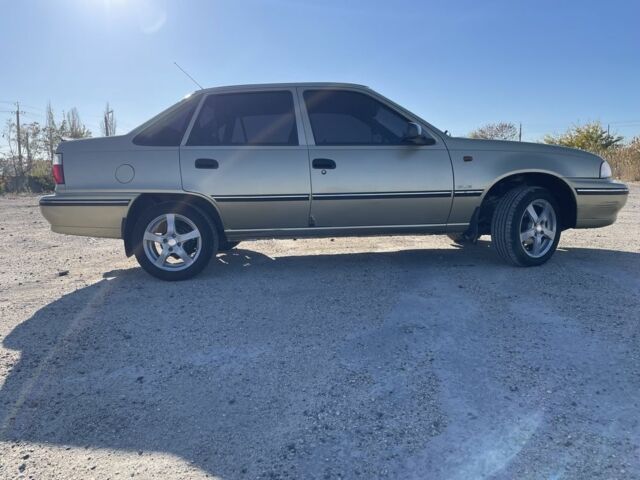 Желтый Дэу Нексия, объемом двигателя 1.5 л и пробегом 75 тыс. км за 4000 $, фото 3 на Automoto.ua