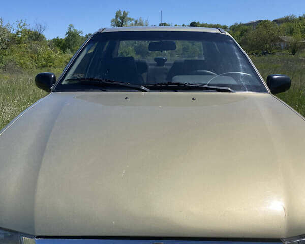 Желтый Дэу Нексия, объемом двигателя 1.5 л и пробегом 158 тыс. км за 1900 $, фото 4 на Automoto.ua